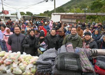 Distribuyen Municipio y DIF Victoria apoyos invernales.