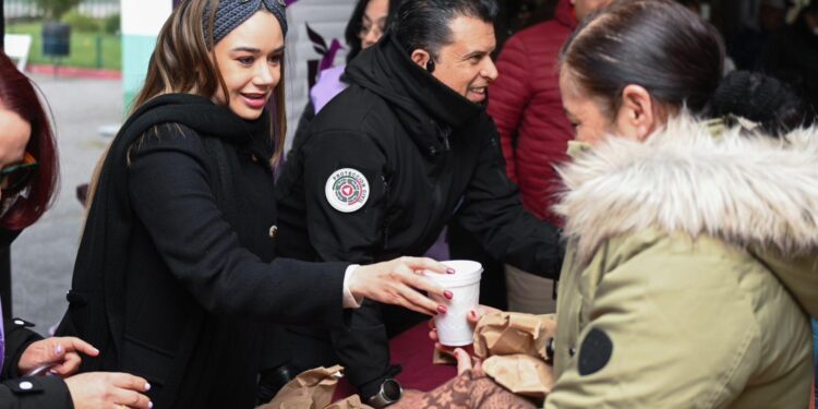 Distribuyen Municipio y DIF Victoria apoyos invernales.