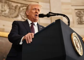 Donald Trump asume la Presidencia de los EUA, lanza órdenes ejecutivas radicales