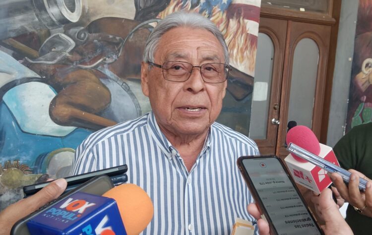 Evalúa Gobierno de Victoria restauración de puentes peatonales.