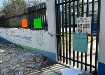 Madres mantienen cerrada escuela del Ejido Guadalupe Victoria