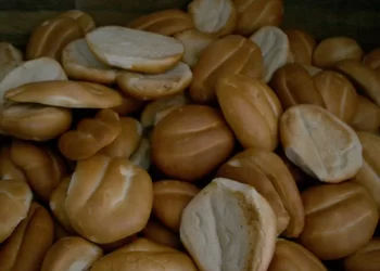 Tres niñas mueren por comer pan envenenado que era para perros callejeros