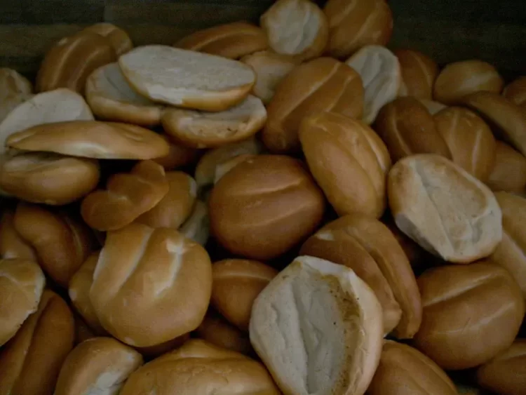 Tres niñas mueren por comer pan envenenado que era para perros callejeros