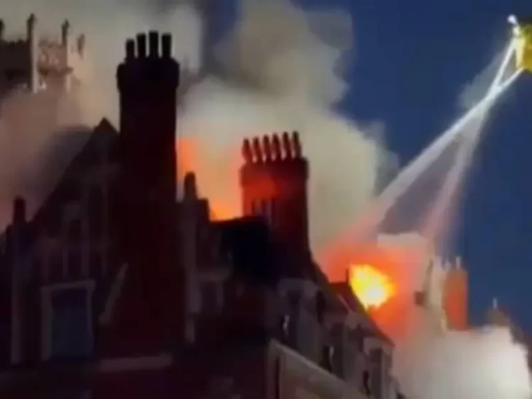 Incendio en lujoso hotel de Londres; más de 100 evacuados