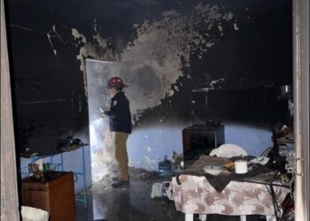 Incendio devora muebles y cocina de una vivienda en Col. San Francisco