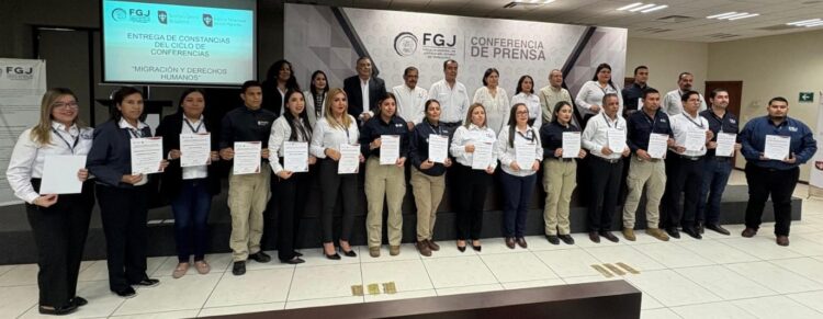 Entrega Instituto del Migrante 3 mil constancias de capacitación a servidores públicos de la FGJ