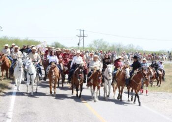 Realizan cabalgata por el 276 aniversario de la fundación de Jiménez, Tamaulipas