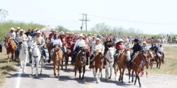 Realizan cabalgata por el 276 aniversario de la fundación de Jiménez, Tamaulipas