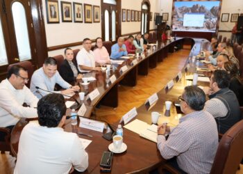 Evalúa Gabinete Municipal las obras y programas en Victoria.
