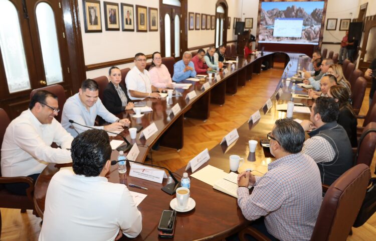 Evalúa Gabinete Municipal las obras y programas en Victoria.