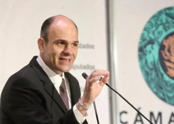 Plantean reformas para regular seguros de gastos médicos mayores y hospitales privados