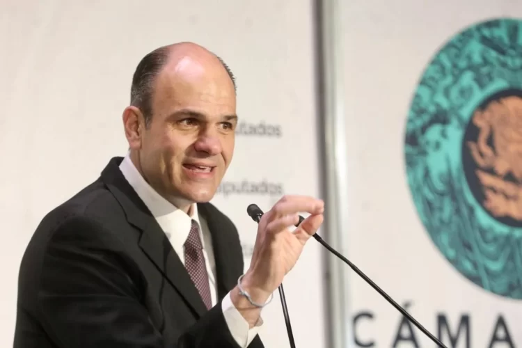 Plantean reformas para regular seguros de gastos médicos mayores y hospitales privados