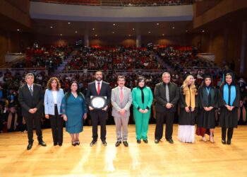 Preside rector de la UAT la graduación de 246 egresados en el CU de Tampico