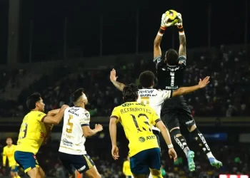 América derrota 2-0 a Pumas y se apodera del Clásico Capitalino