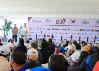 Premia gobernador Villarreal a los ganadores de Torneo de Golf DIF Tampico 2025