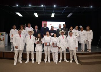Entrega la UAT nueva generación de Médicos Veterinarios Zootecnistas en Cd. Victoria