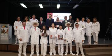 Entrega la UAT nueva generación de Médicos Veterinarios Zootecnistas en Cd. Victoria