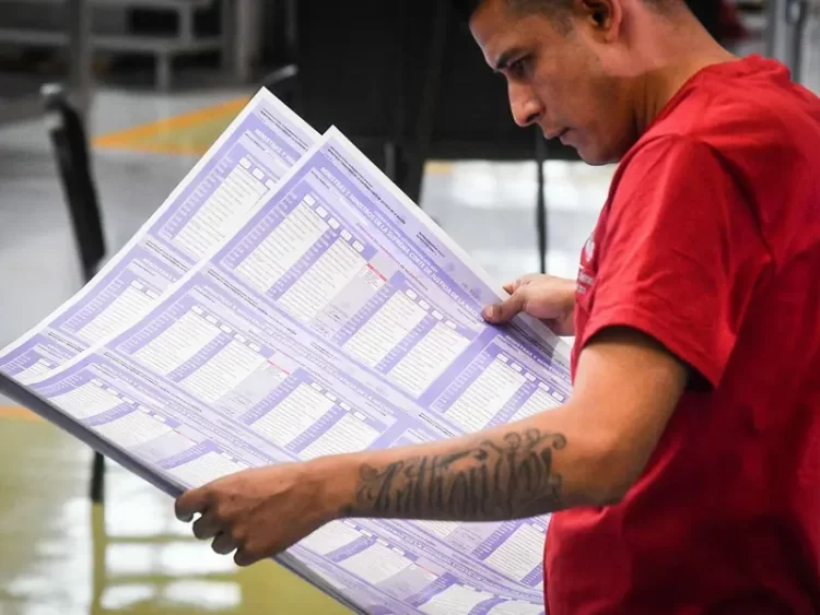 Tribunal Electoral valida modelos de casilla del INE para elección judicial; funcionarios no contarán los votos