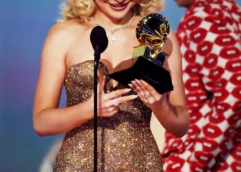 Sabrina Carpenter gana Mejor Álbum Pop en premios Grammy 2025