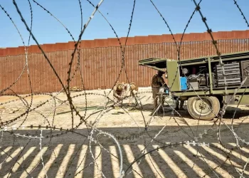 Trump reactiva construcción de muro con México; amplían barda divisoria