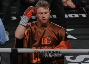 ‘Canelo’ Álvarez enfrentará a William Scull en mayo en Arabia Saudita