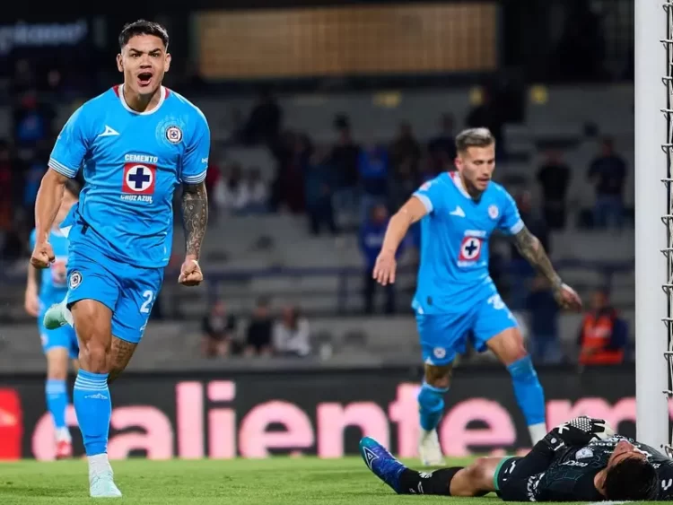 Con gol de último minuto, Cruz Azul gana 2-1 a Pachuca