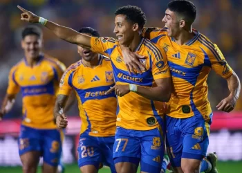 Golazo de Ozziel Herrera da triunfo a Tigres 2-1 sobre Atlas
