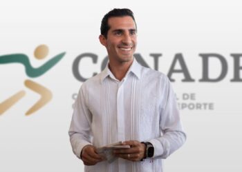 Rommel Pacheco cumple su promesa: fija nuevos montos para las becas de CONADE