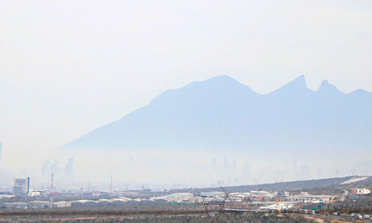 Gobierno y UNAM trabajan en plan de calidad del aire en Monterrey