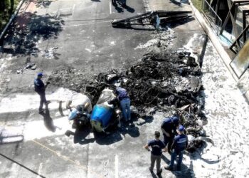 Avioneta King Air F90 se estrella en una avenida de São Paulo, Brasil