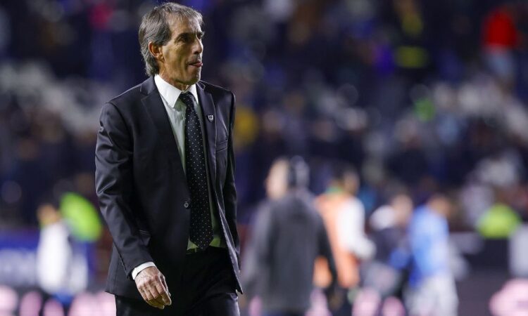 Guillermo Almada, la apuesta segura de Cruz Azul para el Apertura 2025