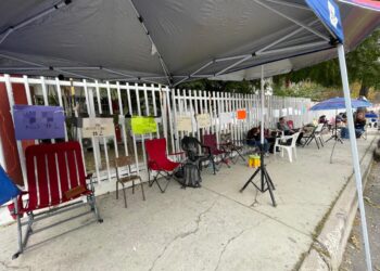 Padres anticipan tres días fila para buscar espacio en Secundaria General Ocho de C. Victoria