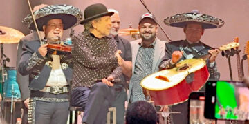 Joaquín Sabina celebra su cumpleaños 76 en el Auditorio Nacional