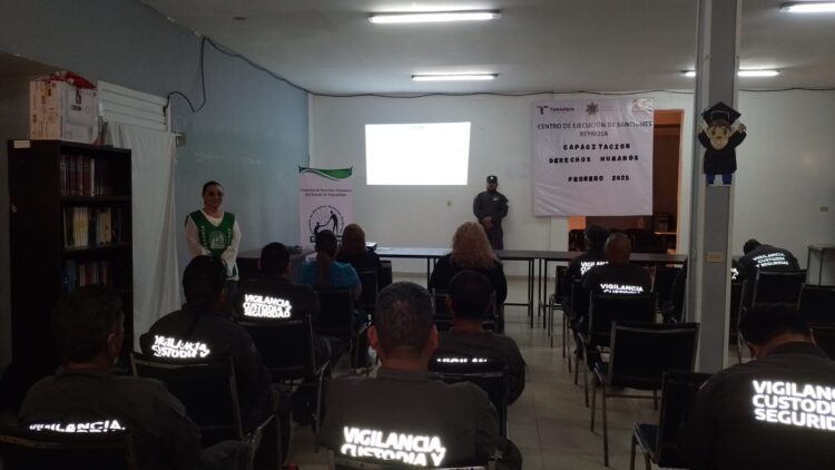 Recibe CEDES  capacitación en materia de derechos humanos