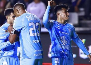 Pachuca y Pumas chocan en un duelo de gran calibre. ¿Cuál equipo es favorito en Bet365 para ganar?