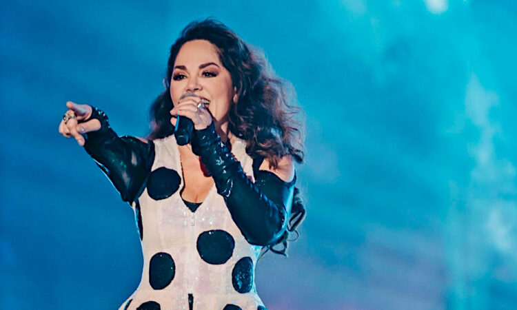 Tatiana revive sus éxitos ochenteros con su álbum en vivo Retro Pop