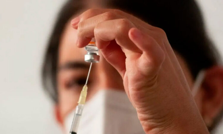 Brasil lanza su primera vacuna contra el dengue con producción nacional