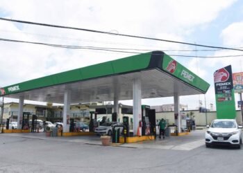 Critican gasolineros intento por controlar precios