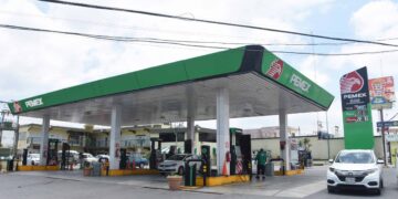 Critican gasolineros intento por controlar precios