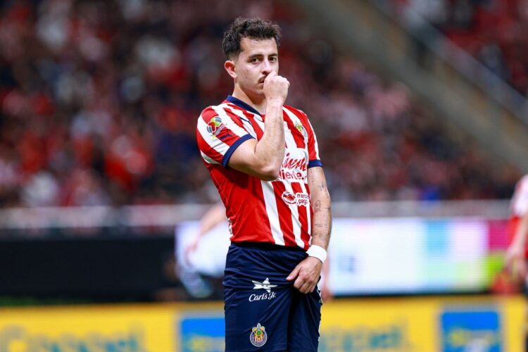 Alan Mozo es advertido por Chivas tras polémica en redes sociales