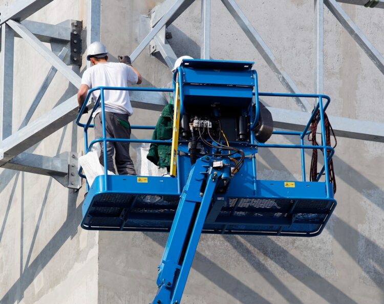 Plataformas de elevación: ¿cuál es la ideal para tu industria?