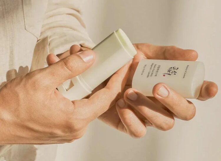 Protector solar en barra: ¿es apto para todo tipo de piel?