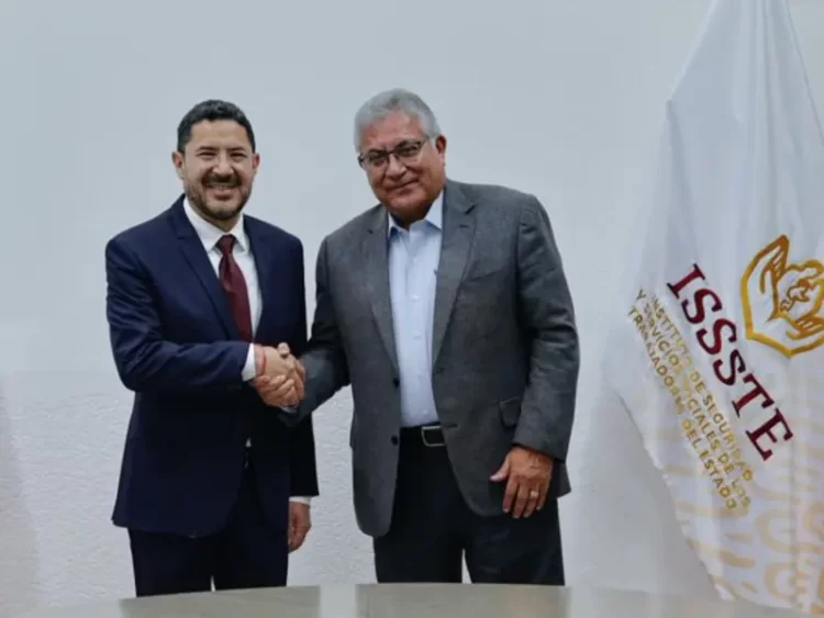 Reforma a la Ley del ISSSTE no afecta a maestros aduce Batres ante SNTE