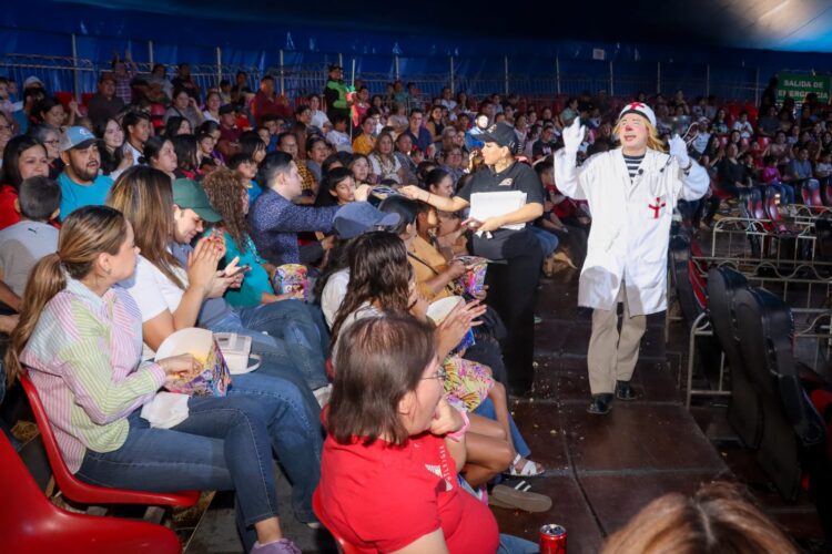 Fortalecen DIF y Circo Mundial convivencia familiar en Victoria.