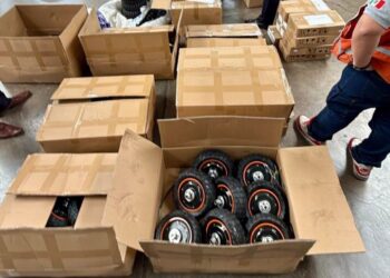 Decomiso histórico de mercancía china incluye scooters, ropa y juguetes valuados en más de 300 mdp