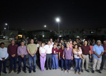 Gobierno de Victoria ilumina con modernas lámparas fraccionamiento Familias Fuertes.