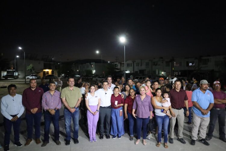 Gobierno de Victoria ilumina con modernas lámparas fraccionamiento Familias Fuertes.