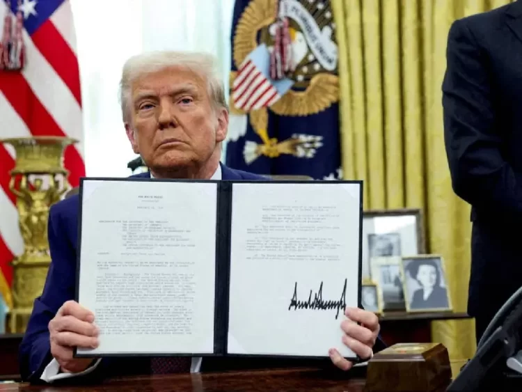 Trump presiona para eliminar ciudadanía por nacimiento en EU