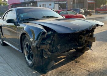 Estudiante provoca accidente con auto deportivo en las calles 30 y Ocampo