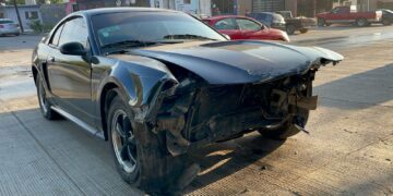 Estudiante provoca accidente con auto deportivo en las calles 30 y Ocampo